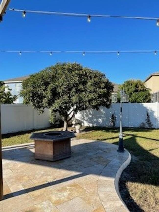 Building Photo - Carrollwood area , Andover Community , 3 Bedroom 2 Bath with beautiful Outdoor Living space. For ...