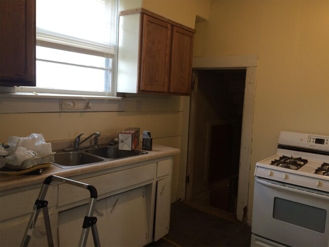 Building Photo - 203 Cutler St