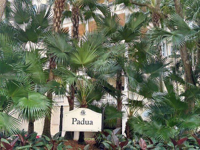 Building Photo - 13633 Deering Bay Dr