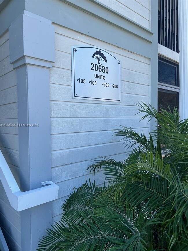 Building Photo - 20680 NE 4th Ct