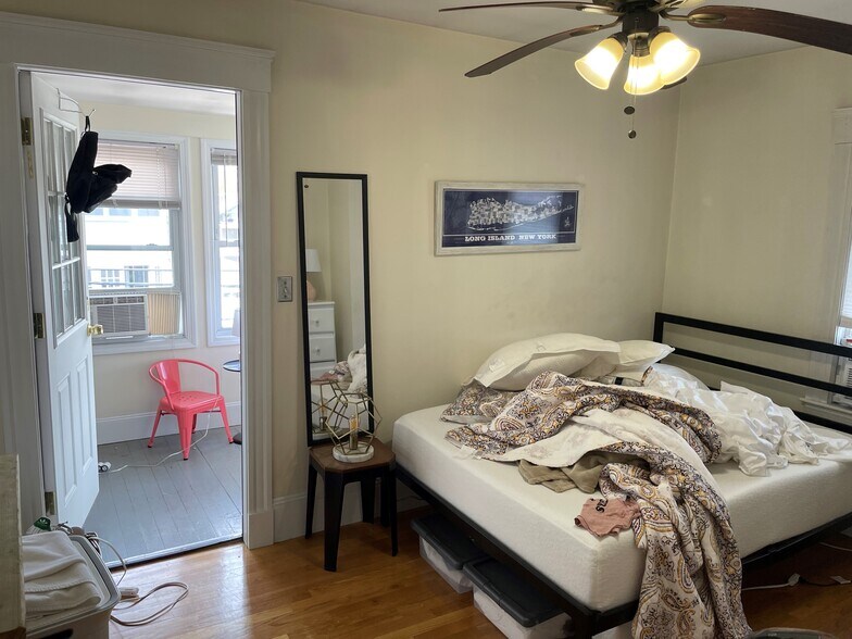 Bedroom 1 - 35 Dickinson Rd