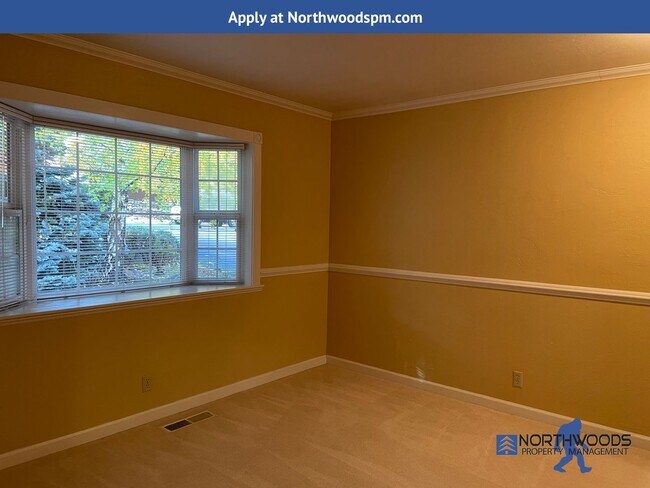 Building Photo - 518 Girard Cir