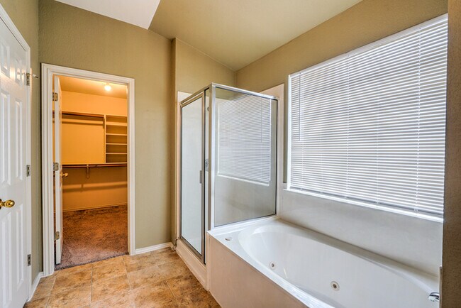 Building Photo - 807 Settlement St