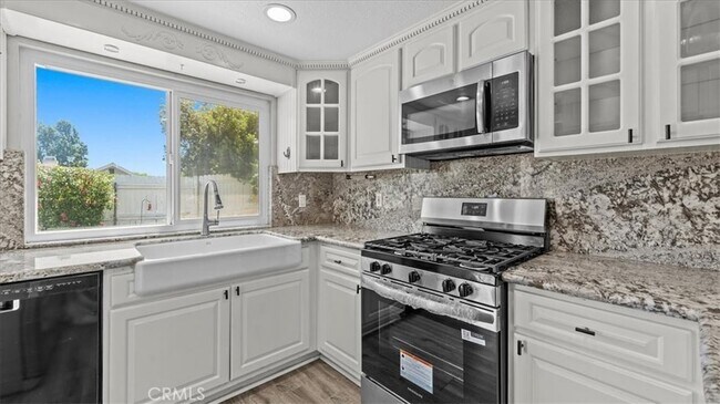 Building Photo - 8250 Whispering Tree Dr