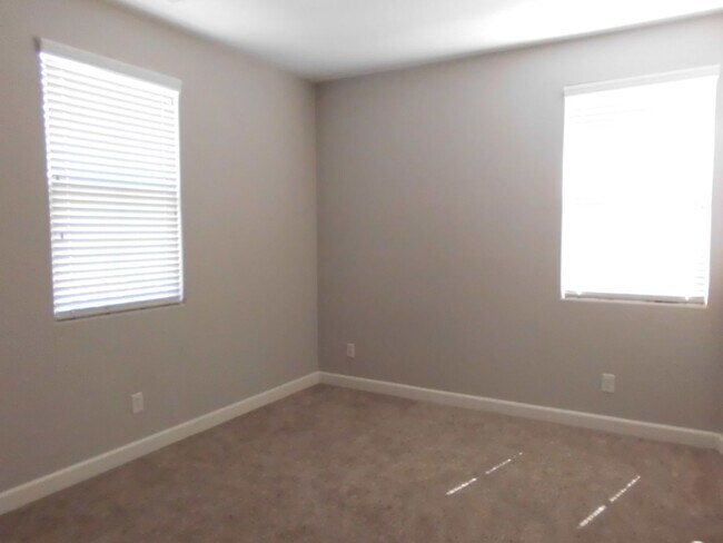 Building Photo - 207 Coulter Way