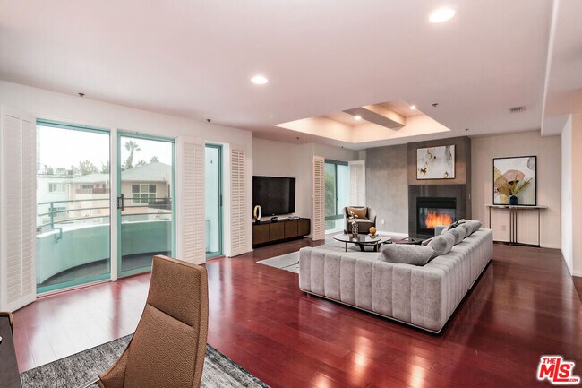 Building Photo - 10336 Wilshire Blvd