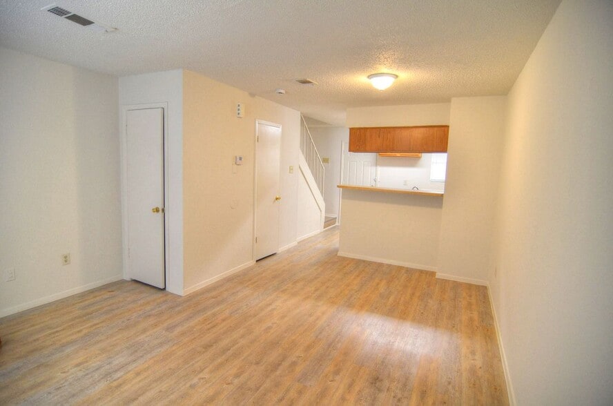 Building Photo - 9451 Olde Village Ct