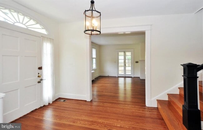 Building Photo - 3752 Kanawha St NW