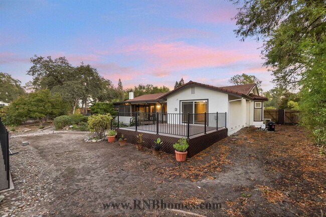 Building Photo - 4305 Whispering Oak Cir