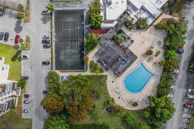 Building Photo - 7100 NW 17th St