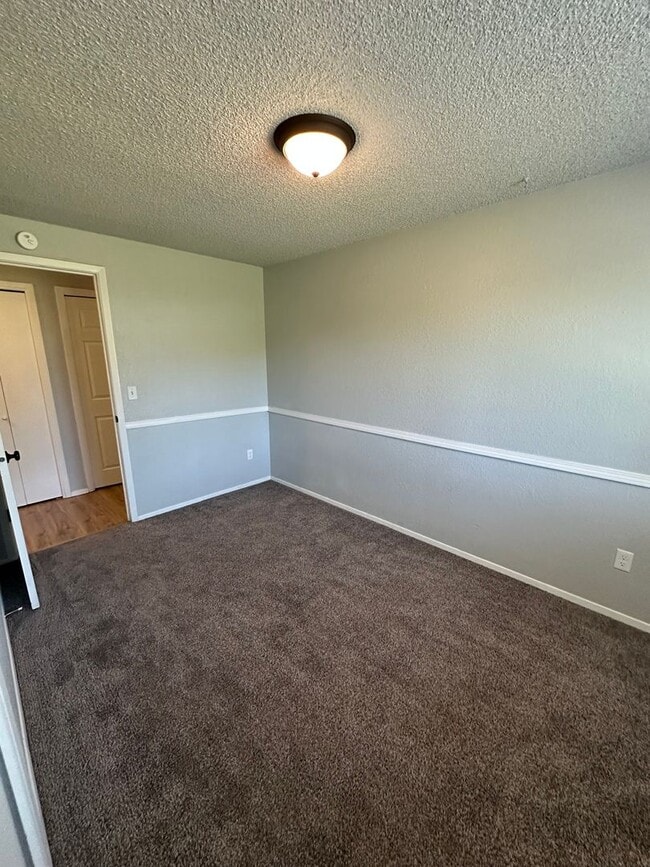 Building Photo - Ready first of June / 3 bedroom 2 bathroom...