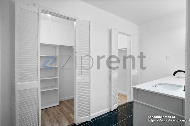 Building Photo - 6829 Shadydale Dr