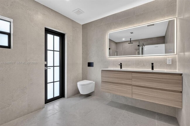 Building Photo - 607 Layne Blvd