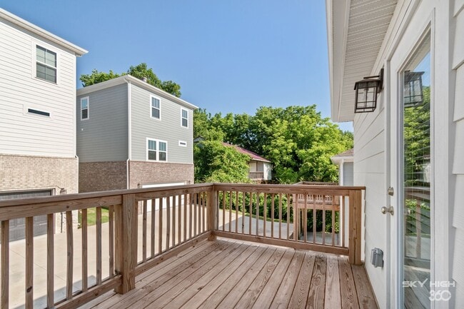 Building Photo - 532 Highland Ave