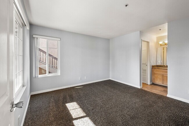 Building Photo - 1202 Donax Ave