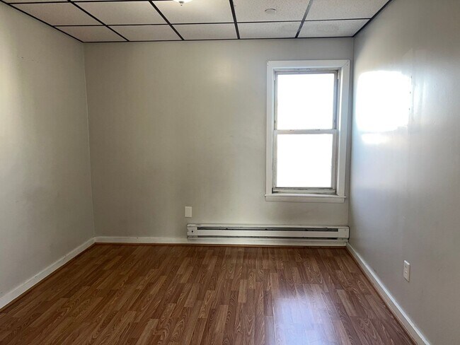 Building Photo - 50 Millbury St