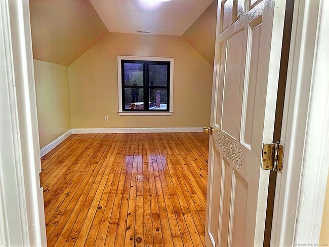 Building Photo - 376 N Main St