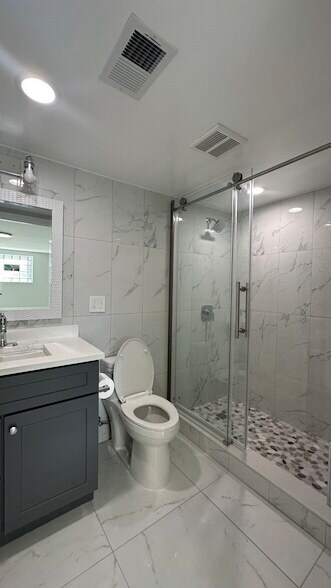 Building Photo - 5405 N Campbell Ave