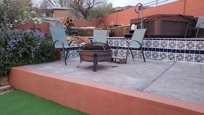 Building Photo - Energy Efficient 4 bed Home in Foothills