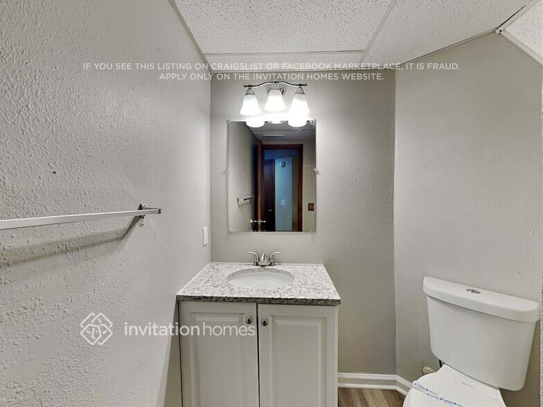 Building Photo - 4331 S Fundy St