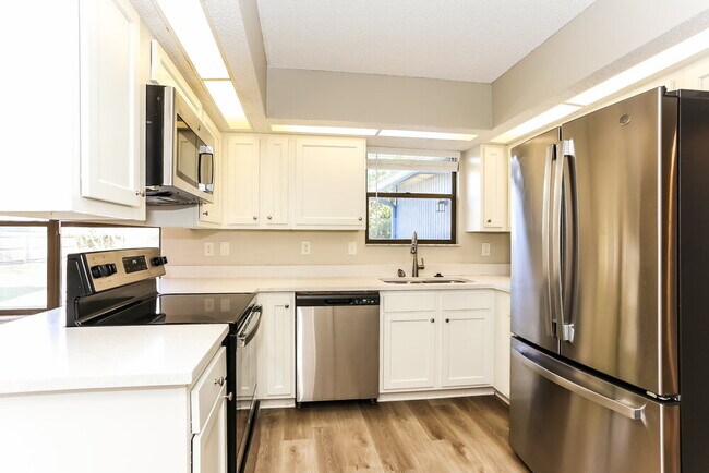 Building Photo - 8539 Echoridge Ct