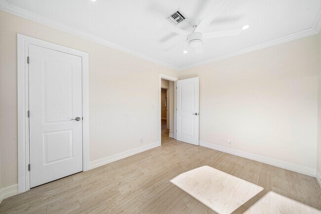 Building Photo - 1061 NW 3rd St