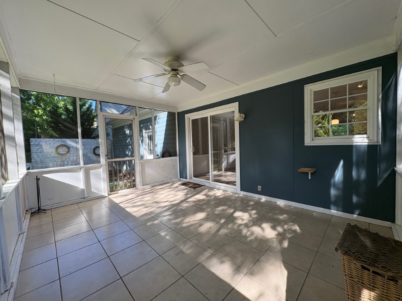 Building Photo - 4128 Saxonbury Way