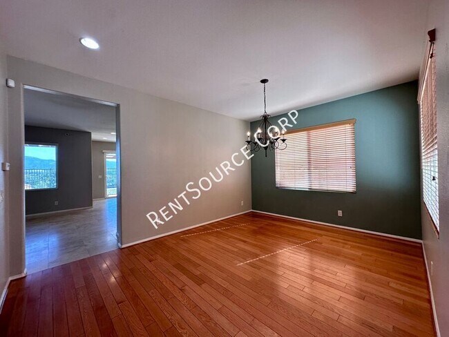 Building Photo - 28479 Falcon Crest Dr