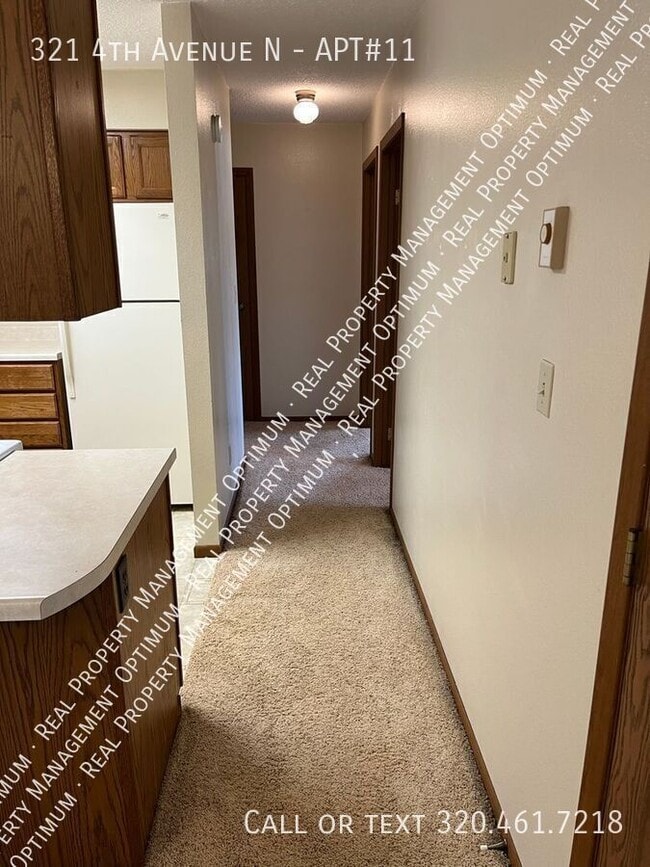 Building Photo - 321 4th Ave N