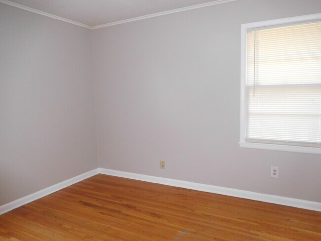 Building Photo - Coming Soon: 3 bedroom in Midtown Tulsa - Edison School District