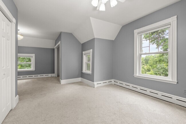 Building Photo - 103 Hollis Ave