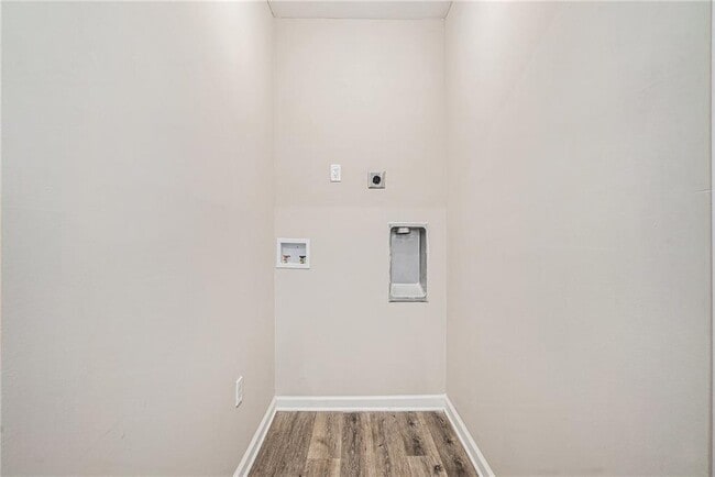Building Photo - 345 Green Love Ln