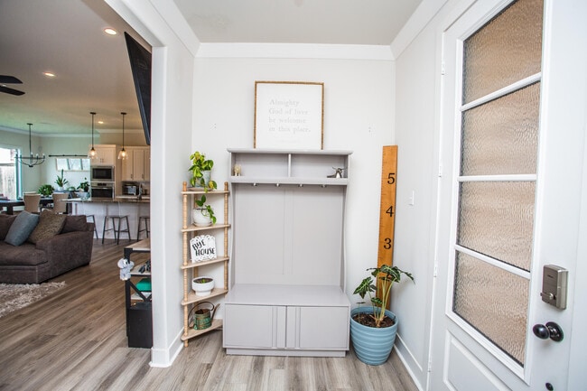 Building Photo - 23 Wilshire Blvd