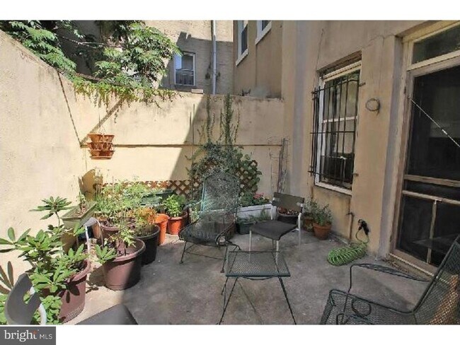 Building Photo - 918 Passyunk Ave