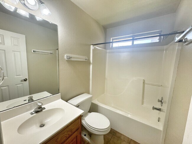 Building Photo - 2062 N Ranch Estates Blvd