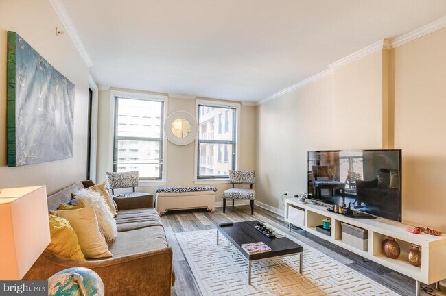 Building Photo - 631 D St NW