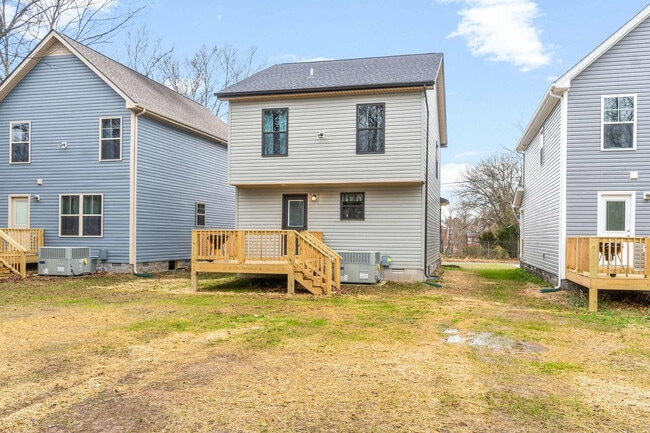 Building Photo - 863 Central Ave