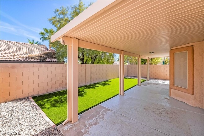 Building Photo - 11000 Vallerosa St