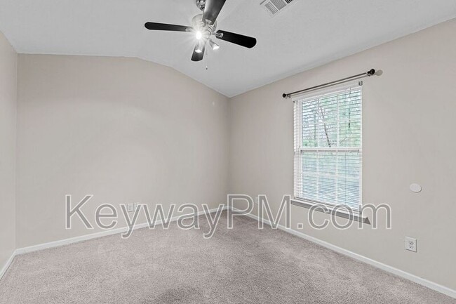 Building Photo - 1468 Collins Dr