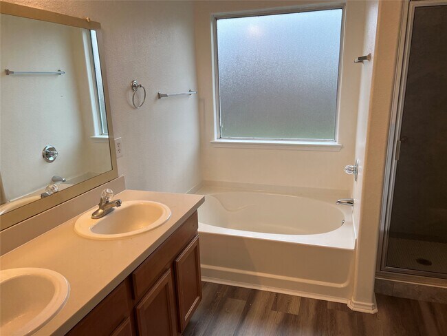 Building Photo - 1907 Cold River Dr