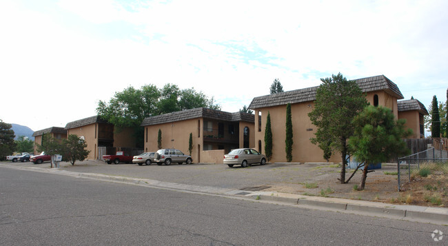 Building Photo - Hacienda Heights