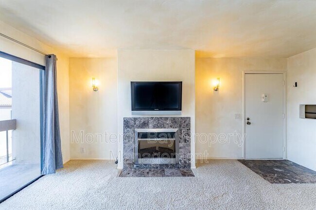 Building Photo - 3204 Golden Oaks Ln