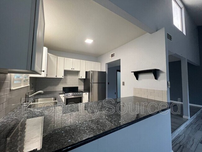 Building Photo - 1414 Pajaro Ave