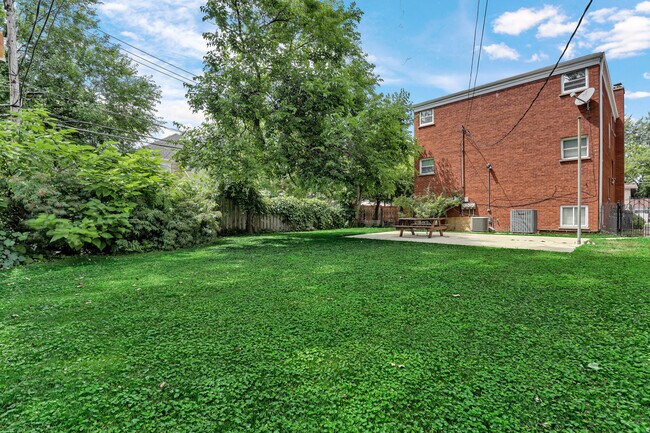 Building Photo - 3821 W MORSE Ave