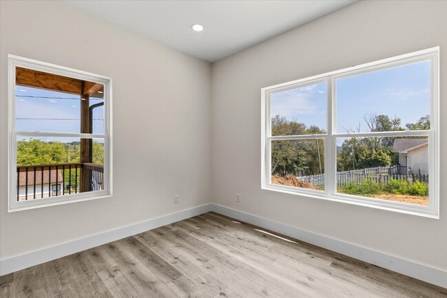 Building Photo - 3900 Lilac Ave