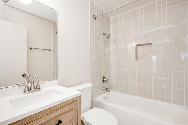 Building Photo - 8110 Willet Trail