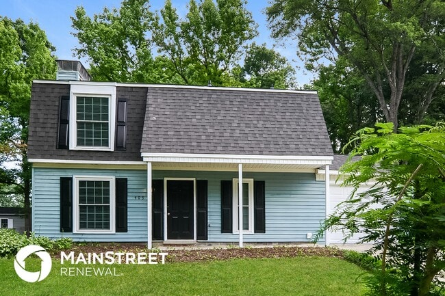 Building Photo - 405 Woodlake Dr