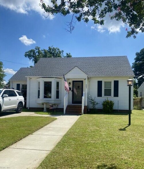 Primary Photo - 121 Winshire St