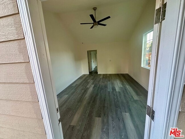 Building Photo - 1762 1/2 N Las Palmas Avenue Unit