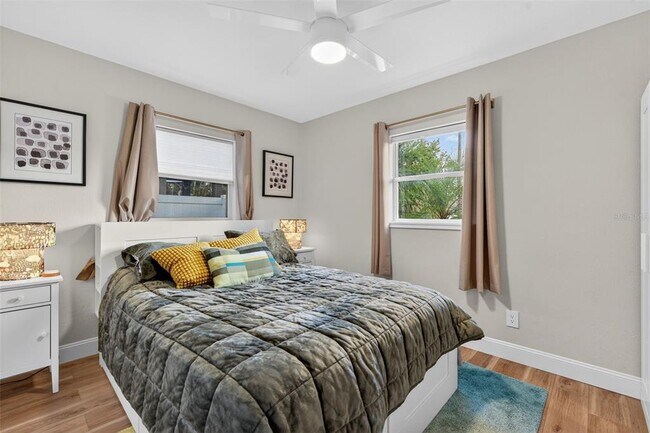 Building Photo - 2301 14th Ave N